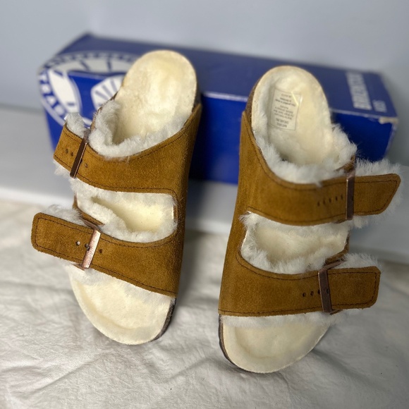 Birkenstock Other - Birkenstock Kids Arizona w/shearling, size 33 (2) narrow, in mink, NEW w/box